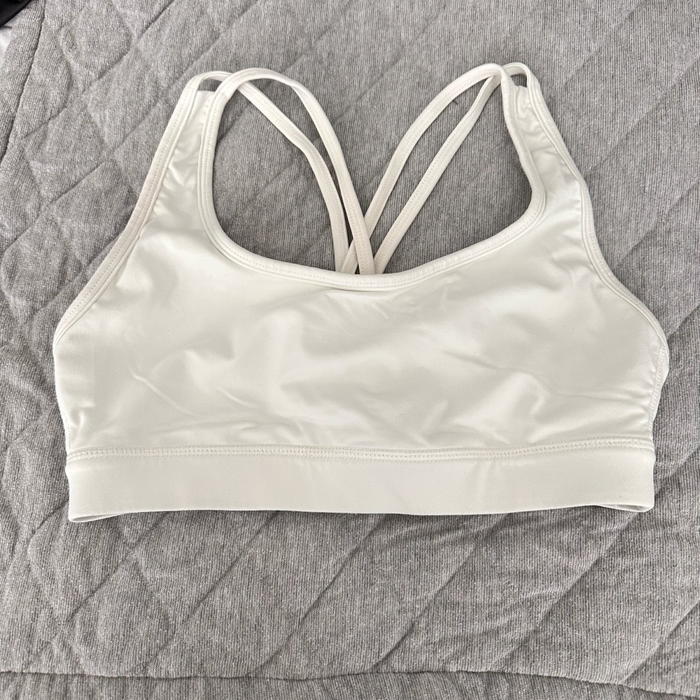 P’Tula sports bra. White. Size medium